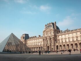 LOUVRE