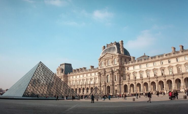 LOUVRE